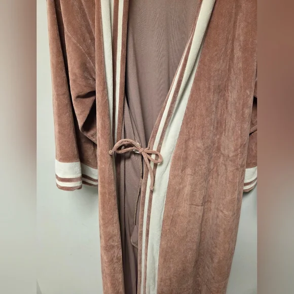 Christian Dior, vintage Mauve Brown and Cream Robe - Picture 9 of 12